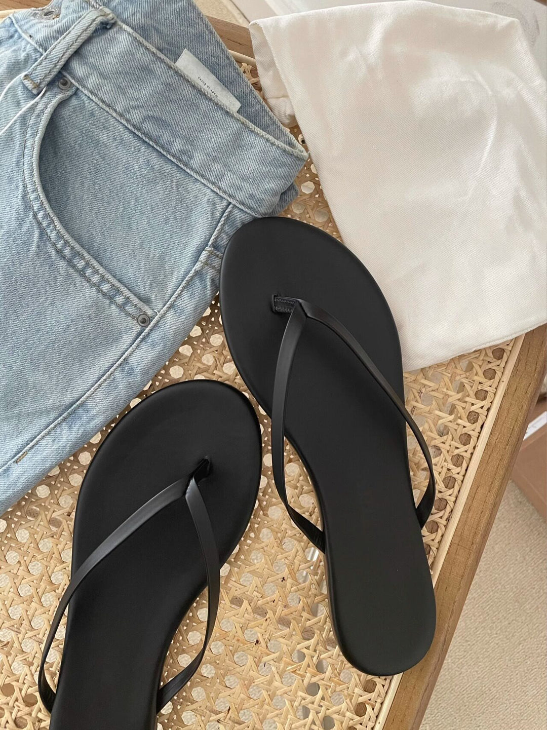 Damen Zehentrenner-Sandalen mit ergonomischem Fußbett und flexibler Sohle EB