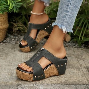 Damen Wedge-Sandaletten mit stilvollem Riemendesign EB
