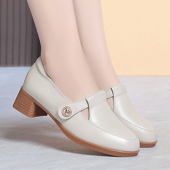 Damen Komfortable Mokassins mit elegantem Riemen und modischem Schmuckdetail EB