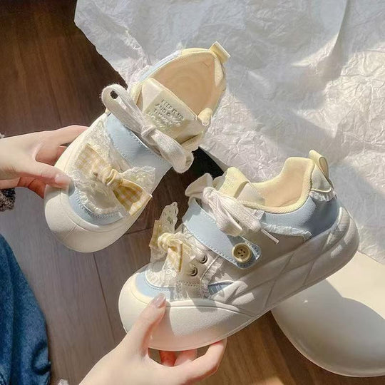 Damen Sportliche Sneaker mit einzigartigen Dekorationselementen EB