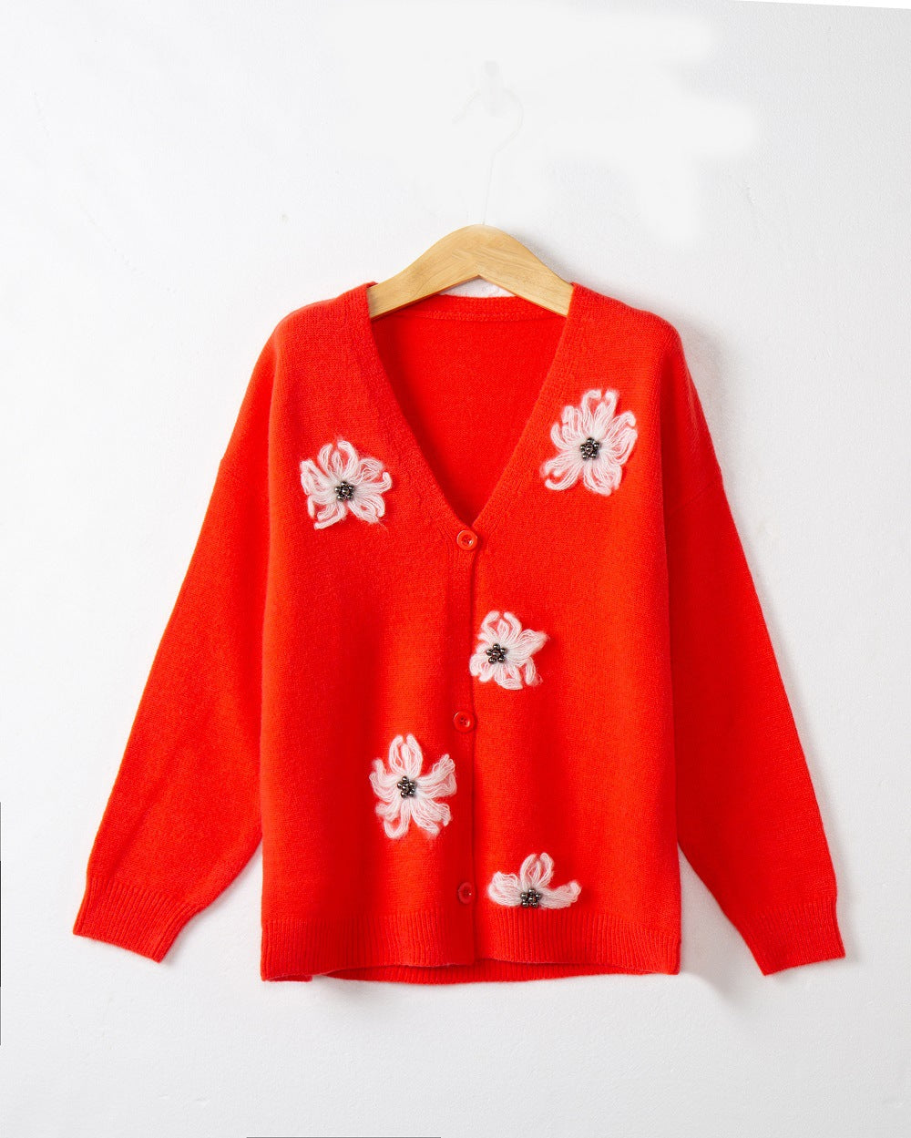 Damen Strickjacke mit floralem Motiv und eleganter Knopfleiste EB