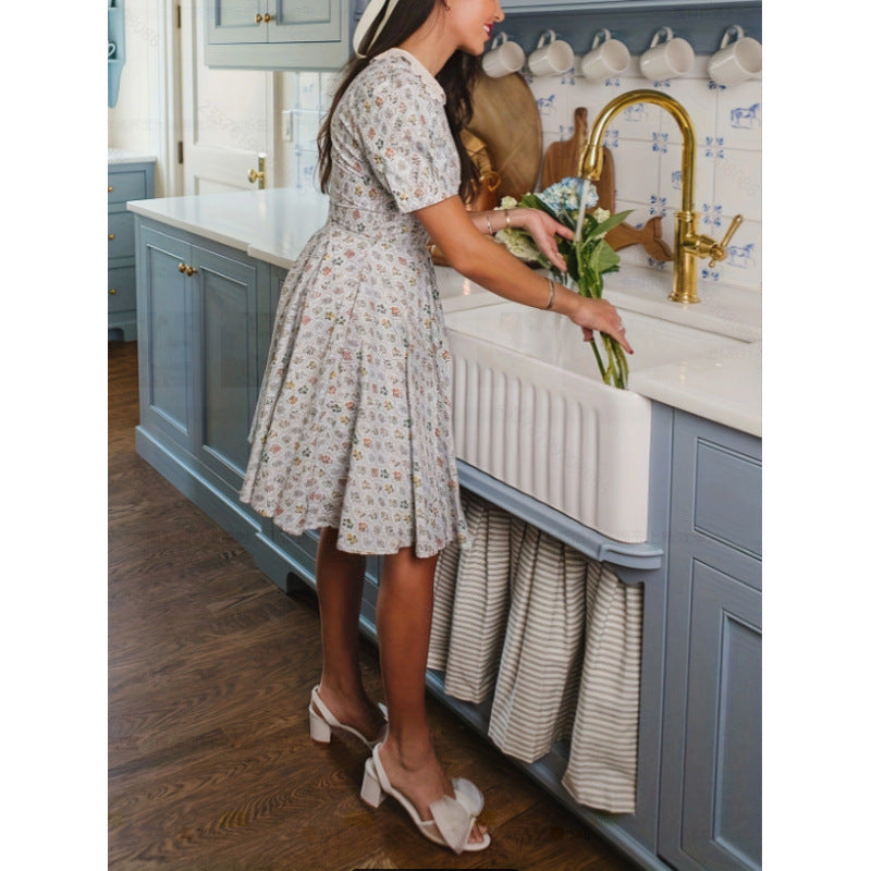 Damen Kleid mit romantischem Blumenmuster und elegantem Kragen EB