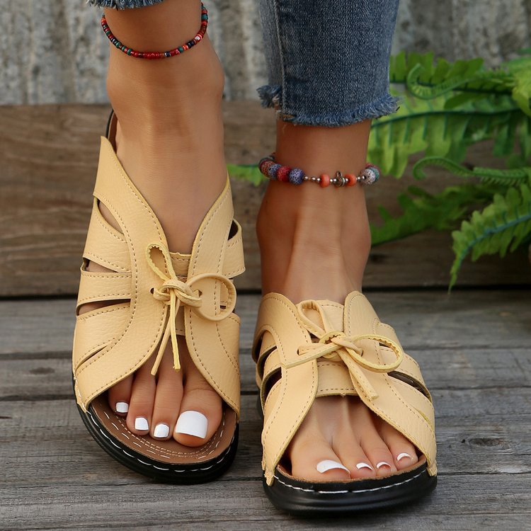 Damen Bequeme Slippers mit modischem Riemchen-Design EB