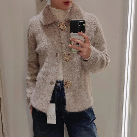 Damen nan kurz geschnittene Bouclé-Jacke mit dekorativen Blumenknöpfen und rundem Umlegekragen EB