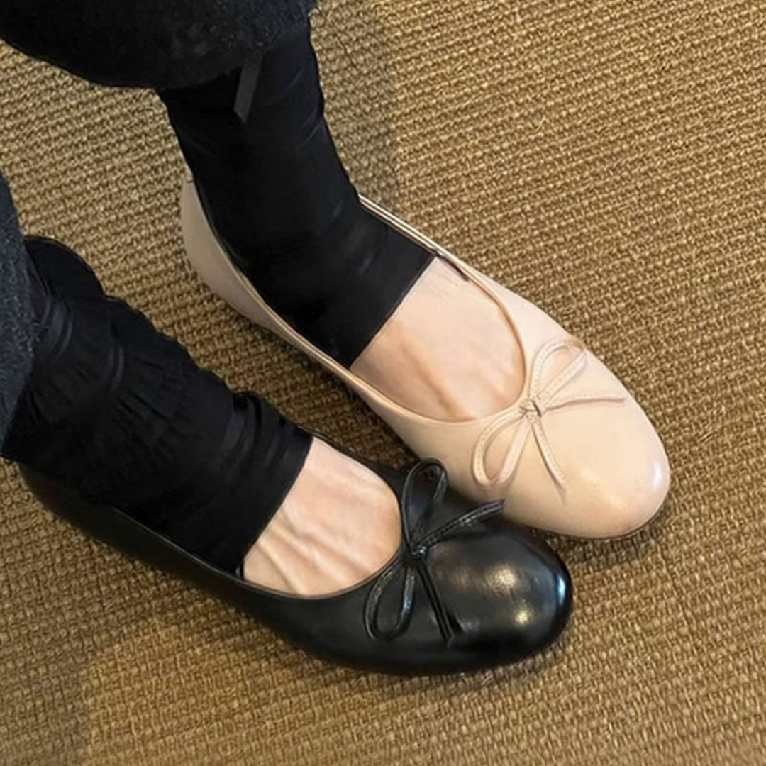 Damen elegante Ballerinas mit raffiniertem Riemchen EB