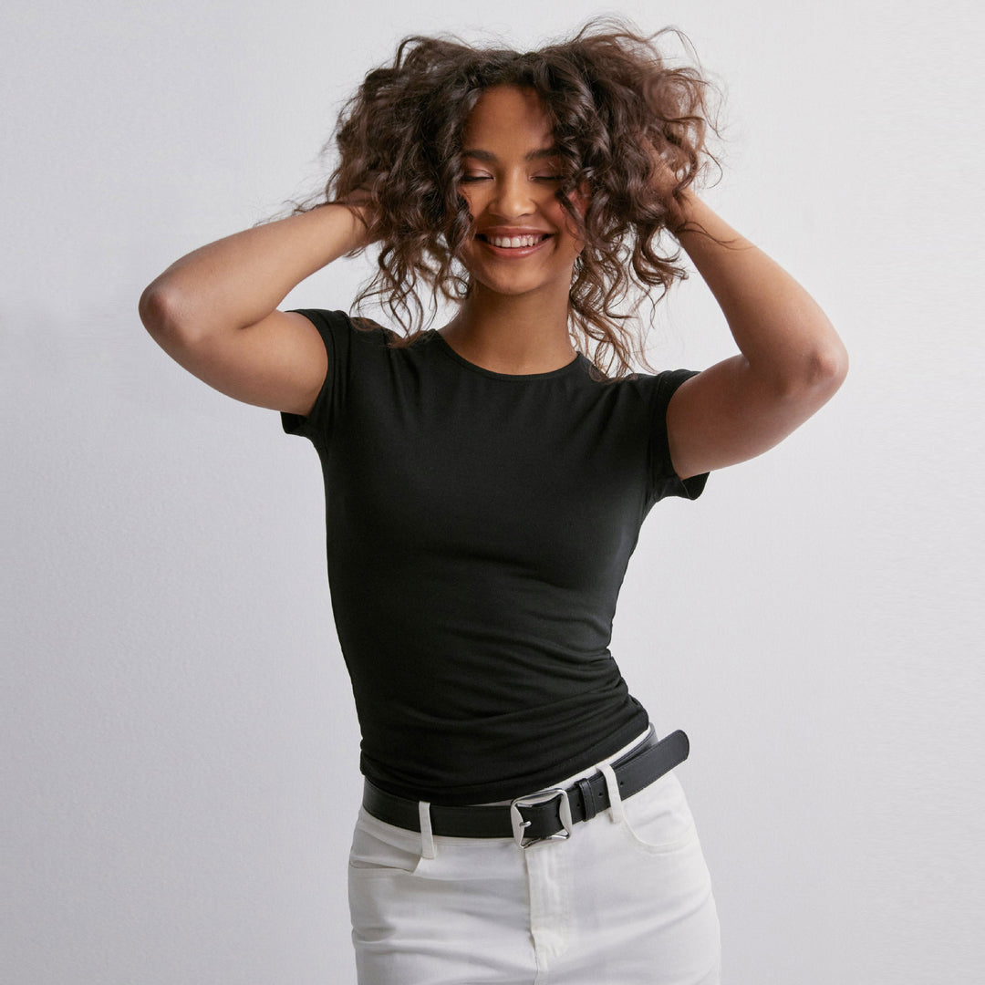 Damen Slim Fit T-Shirt aus hochwertigem Baumwollmix mit elastischem Stretch EB