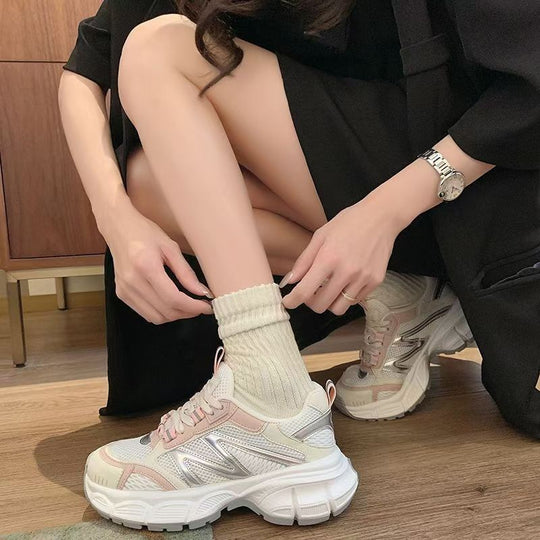 Damen Sportliche Sneakers mit atmungsaktiven Einsätzen und rutschfester Sohle EB
