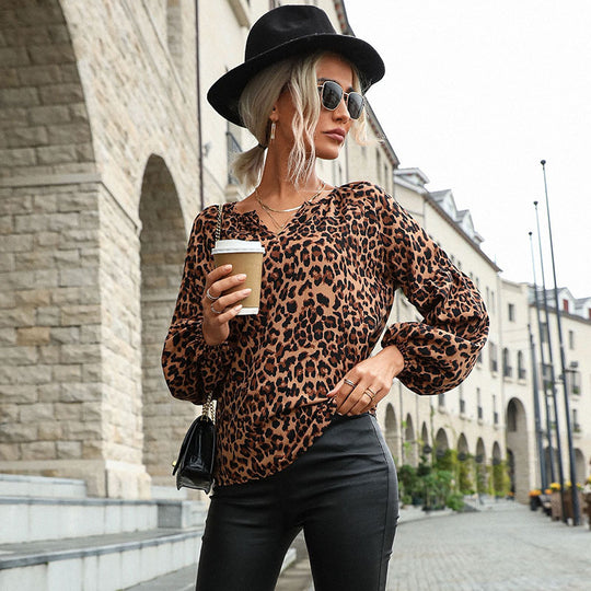 Damen Bluse im trendy Animal-Print-Design mit lässigen Volantärmeln EB