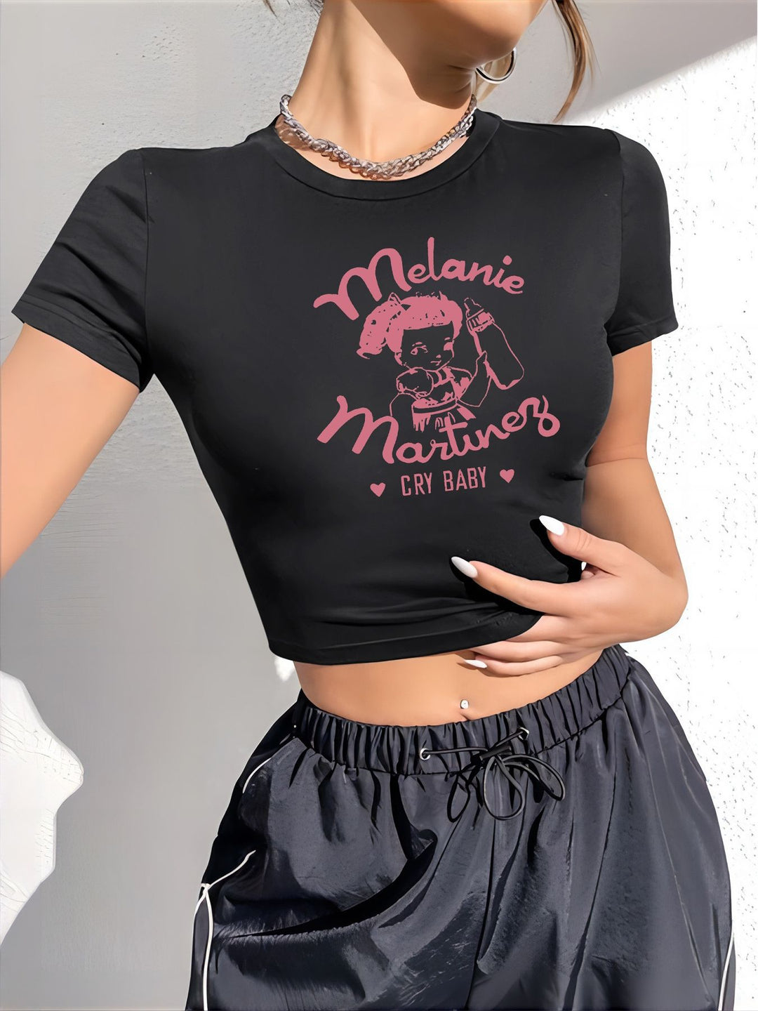 Damen Crop-T-Shirt mit kreativem Augenmotiv und Tourdruck EB
