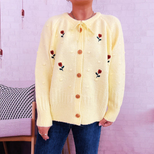 Damen Strickjacke mit floralem Stickdesign und Knopfverschluss EB