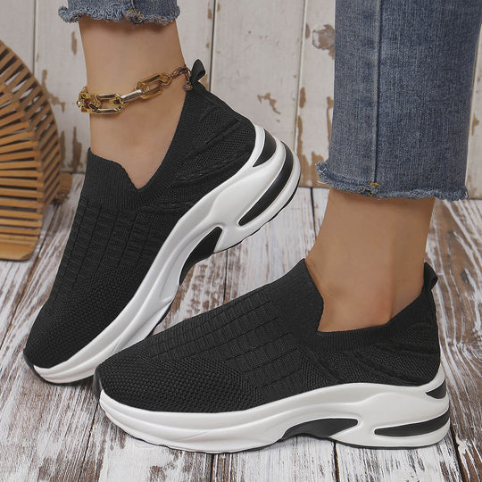 Damen Sneaker im modernen Slip-On Design mit luftiger Strickstruktur und komfortabler Dämpfung EB