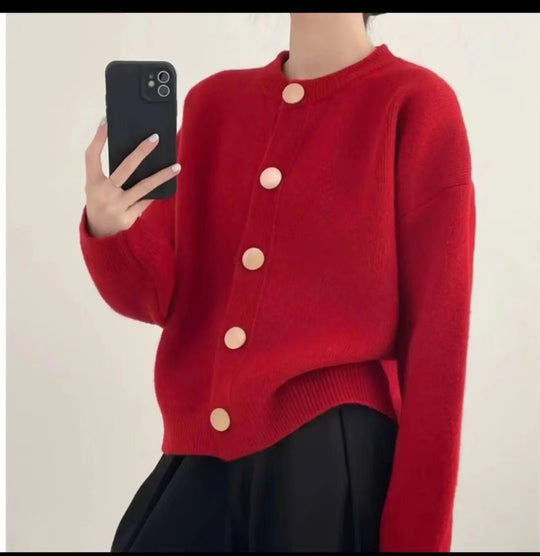 Damen Kuschelige Strickjacke mit großen Knöpfen und elegantem Design EB