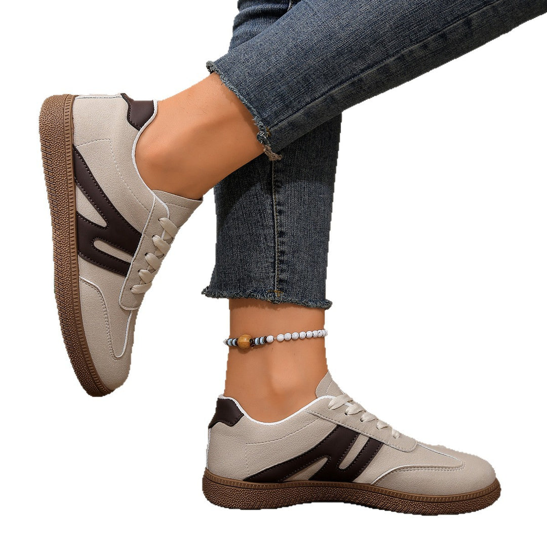 Damen Freizeitsneaker mit sportlicher Silhouette und rutschfester Sohle EB