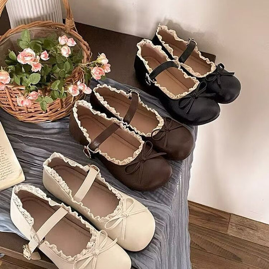 Damen Ballerinas mit verspielten Details und edler Schnürung EB