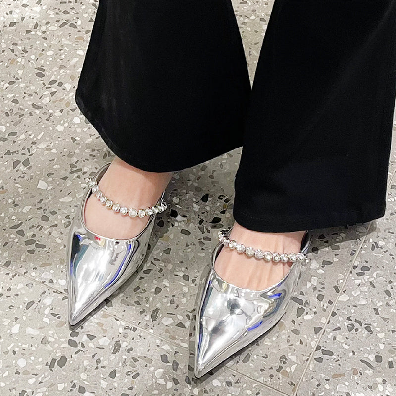 Damen Elegante und funkelnde Pumps mit spitzem Design und glamourösem Akzent EB