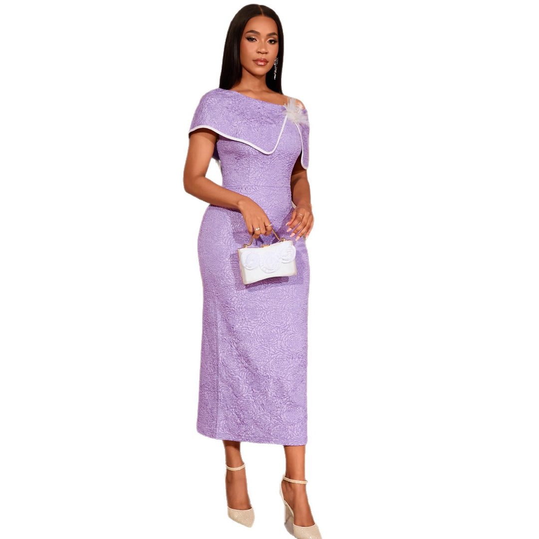 Damen elegantes Maxikleid mit asymmetrischem Rüschendesign und floralem Akzent EB