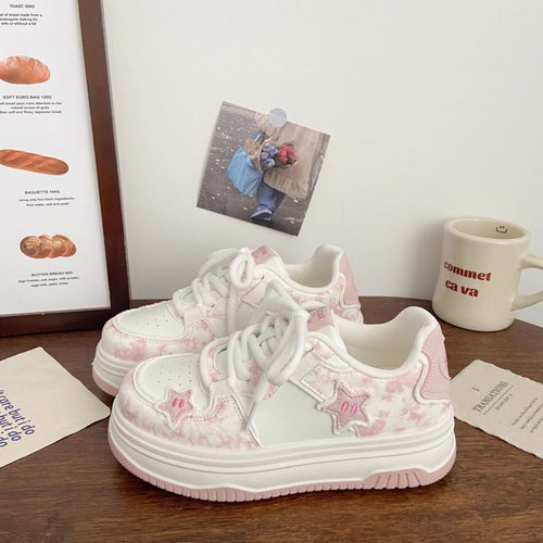 Damen Sneakers mit verspielten Sternen-Applikationen und dämpfender Sohle EB