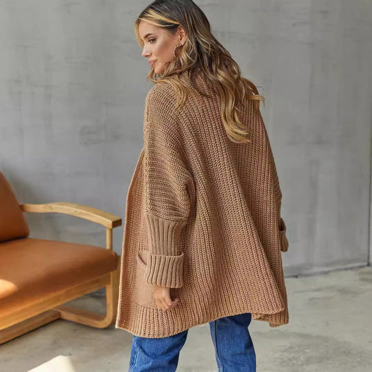 Damen Grobstrickjacke mit tiefem V-Ausschnitt und praktischen Taschen EB
