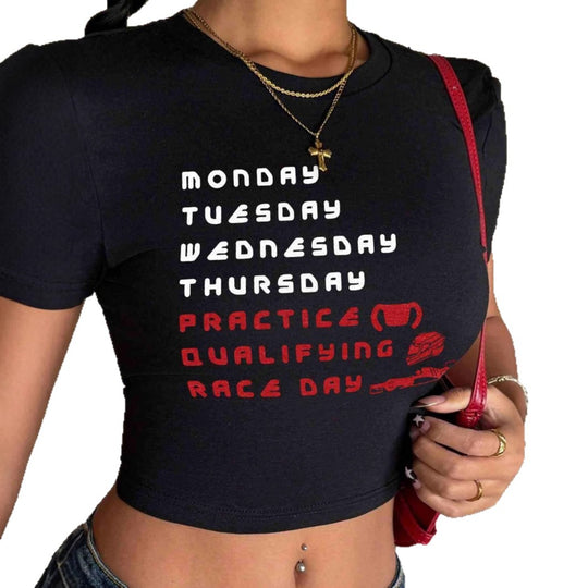 Damen Crop-T-Shirt mit stylischem Rennsport-Motiv und charmantem Schriftzug EB