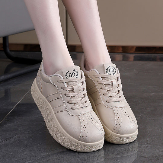 Damen Komfortable Sneaker mit dicker Laufsohle und elegantem Design EB