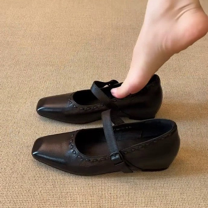 Damen Ballerina mit elegantem Riemen und modischem quadratischem Zehenbereich EB