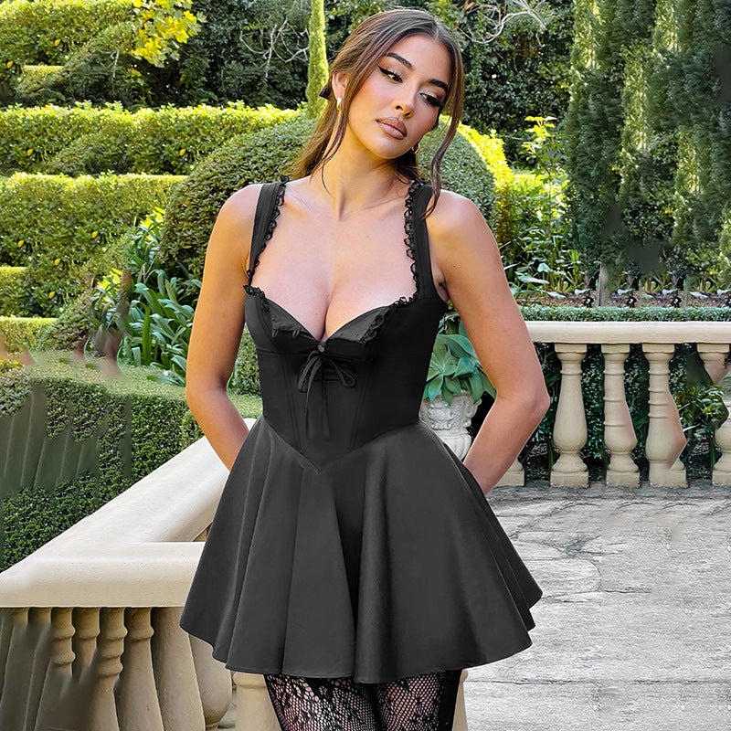 Damen schickes Kurzkleid mit Spitzenelementen und tailliertem Design EB