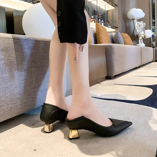 Damen elegante Pumps mit goldfarbenem Blockabsatz EB