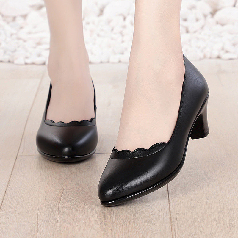 Damen Klassische Pumps mit elegantem Rüschendetail und bequemen Blockabsatz EB
