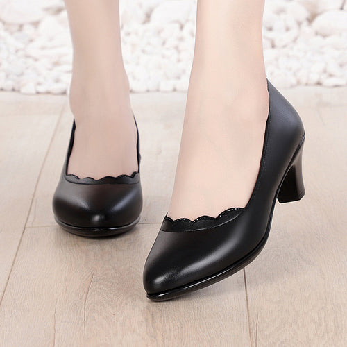 Damen Klassische Pumps mit elegantem Rüschendetail und bequemen Blockabsatz EB