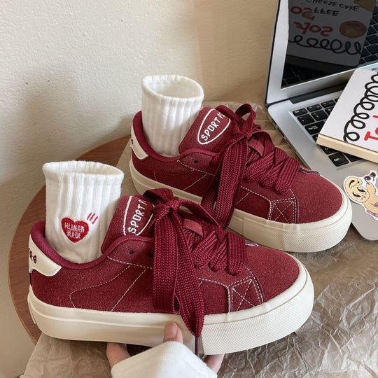 Damen Sportliche Sneaker mit weichem Wildleder-Obermaterial und dämpfender Sohle EB