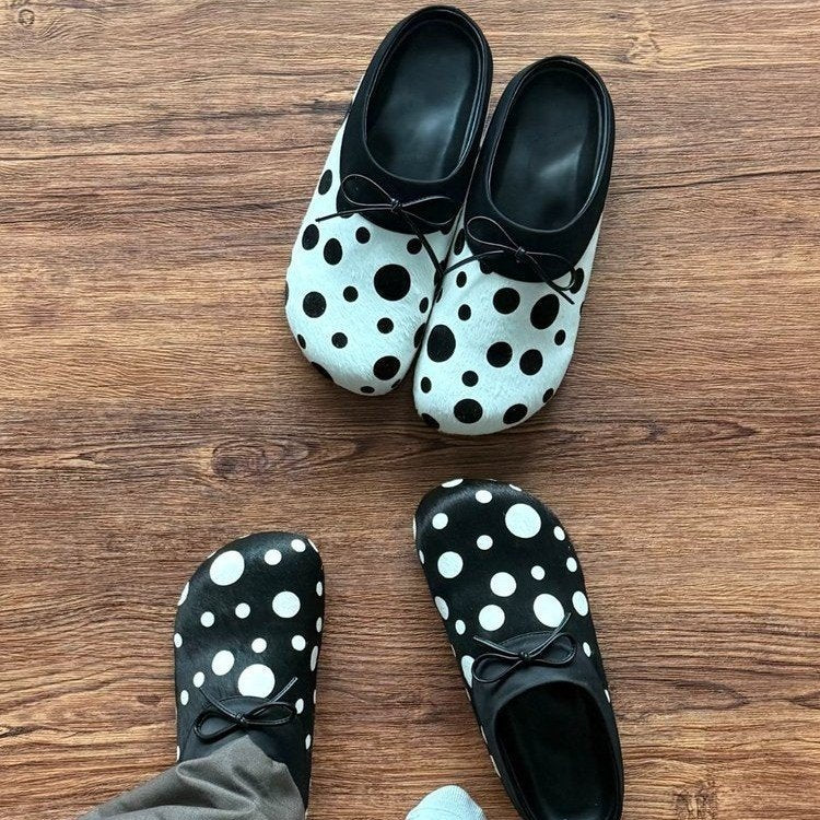 Damen bequeme Pantoletten mit trendigem Punktedesign EB