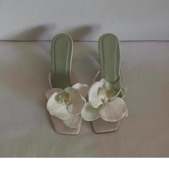 Damen Sandalen mit floralen Akzenten und elegantem Design EB