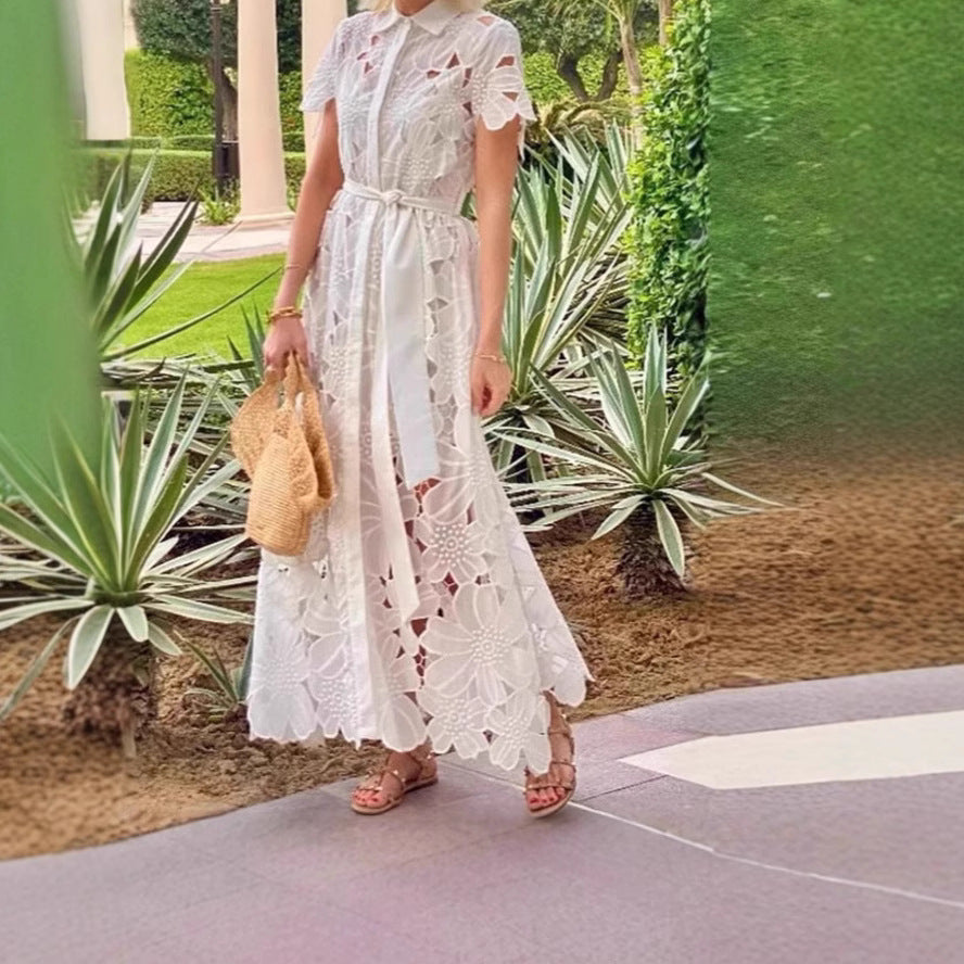Damen nan langes Spitzenkleid mit Hemdblusenkragen, floraler ausgeschnittener Spitze und Bindegürtel EB