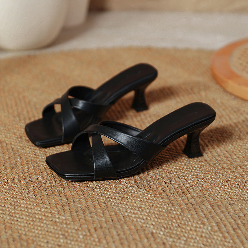 Damen Sandalen mit elegantem Blockabsatz und geschmackvollem Kreuzriemen EB