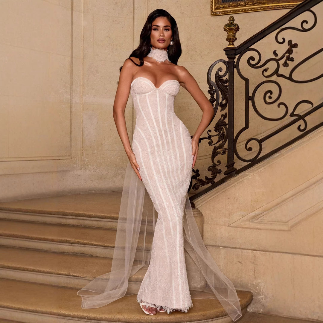 Damen Hochzeitskleid mit elegantem trägerlosen Design und luxuriösem Tüllabschluss EB