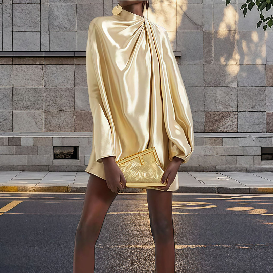Damen Elegantes satiniertes Minikleid mit asymmetrischem Schnitt und Raffungen EB
