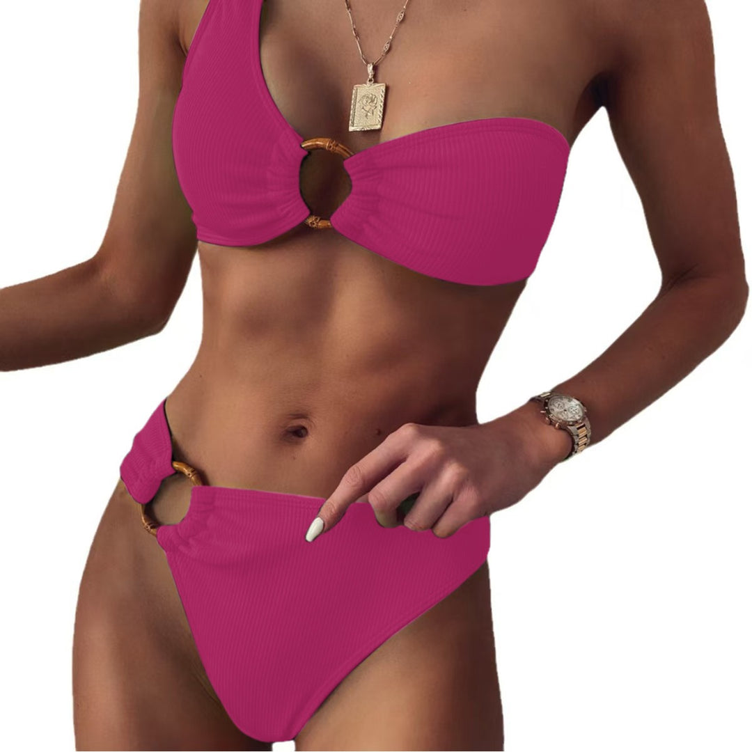 Damen Stilvoller Triangel-Bikini mit goldenen Details EB