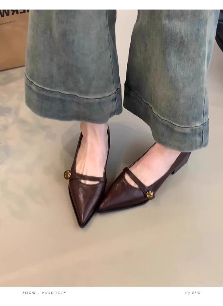 Damen Elegante Pumps mit modernem Riemen und stilvollem Akzent EB