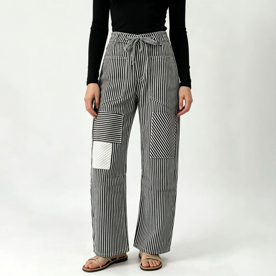 Damen nan High‑Waist Relaxed‑Hose mit vertikalem Streifenmuster, aufgesetzten Knie‑Patches und Kordelzug EB