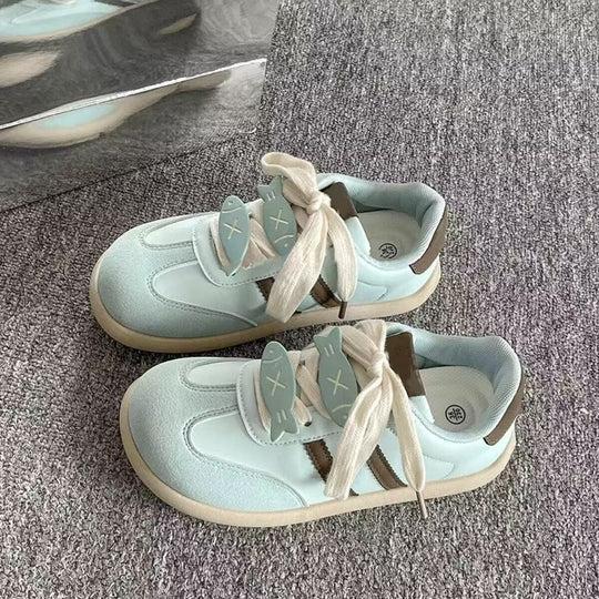 Damen Sneaker mit verspieltem Fischauschnitt und weichem Obermaterial EB