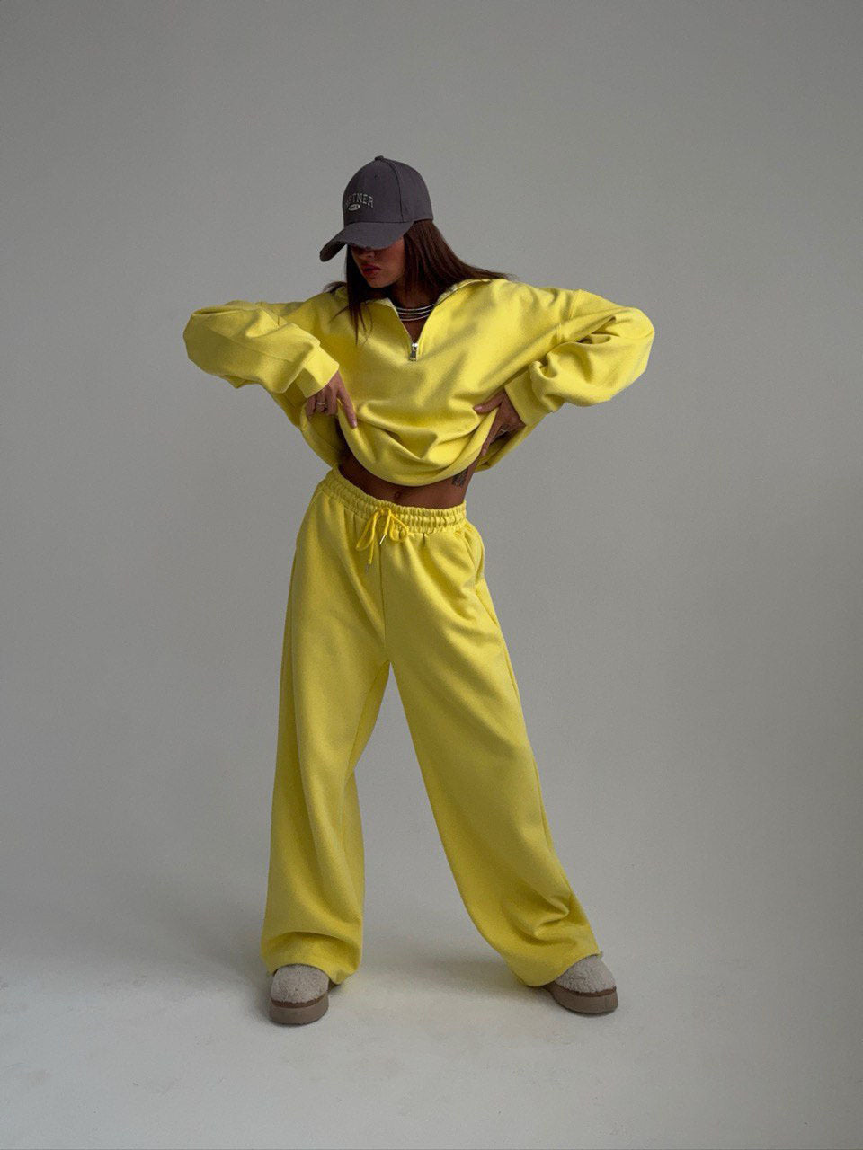 Damen Oversize Sweatshirt mit Halbzip und hohem Stehkragen EB
