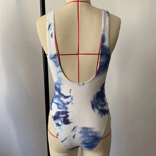 Damen Hochgeschnittener Badeanzug mit trendigem Tie-Dye-Design EB