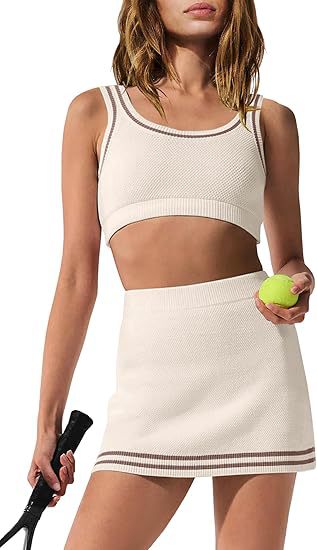 Damen Sport-Set mit figurbetontem Crop-Top und Minirock EB