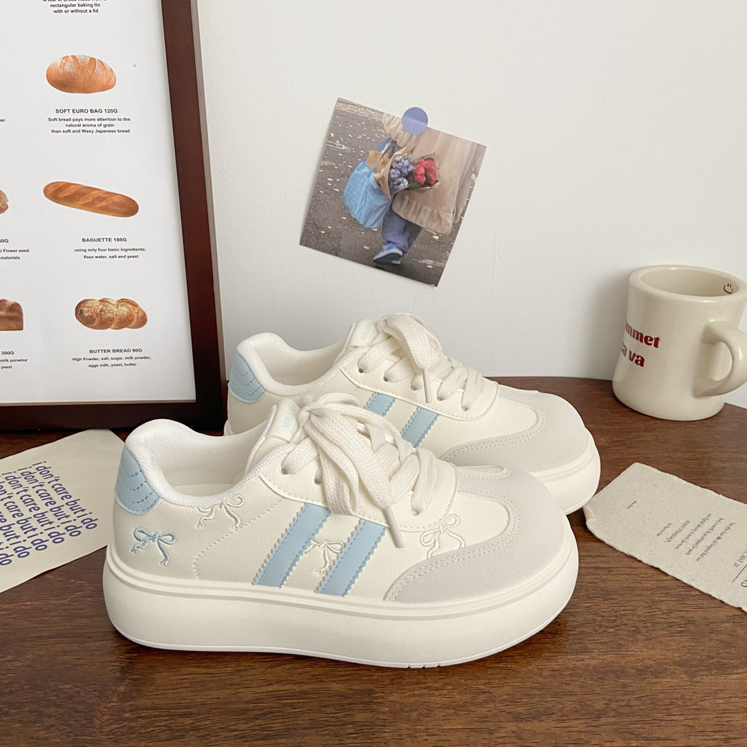 Damen Plattform-Sneaker mit verspielten Design-Details und bequemer Dämpfung EB