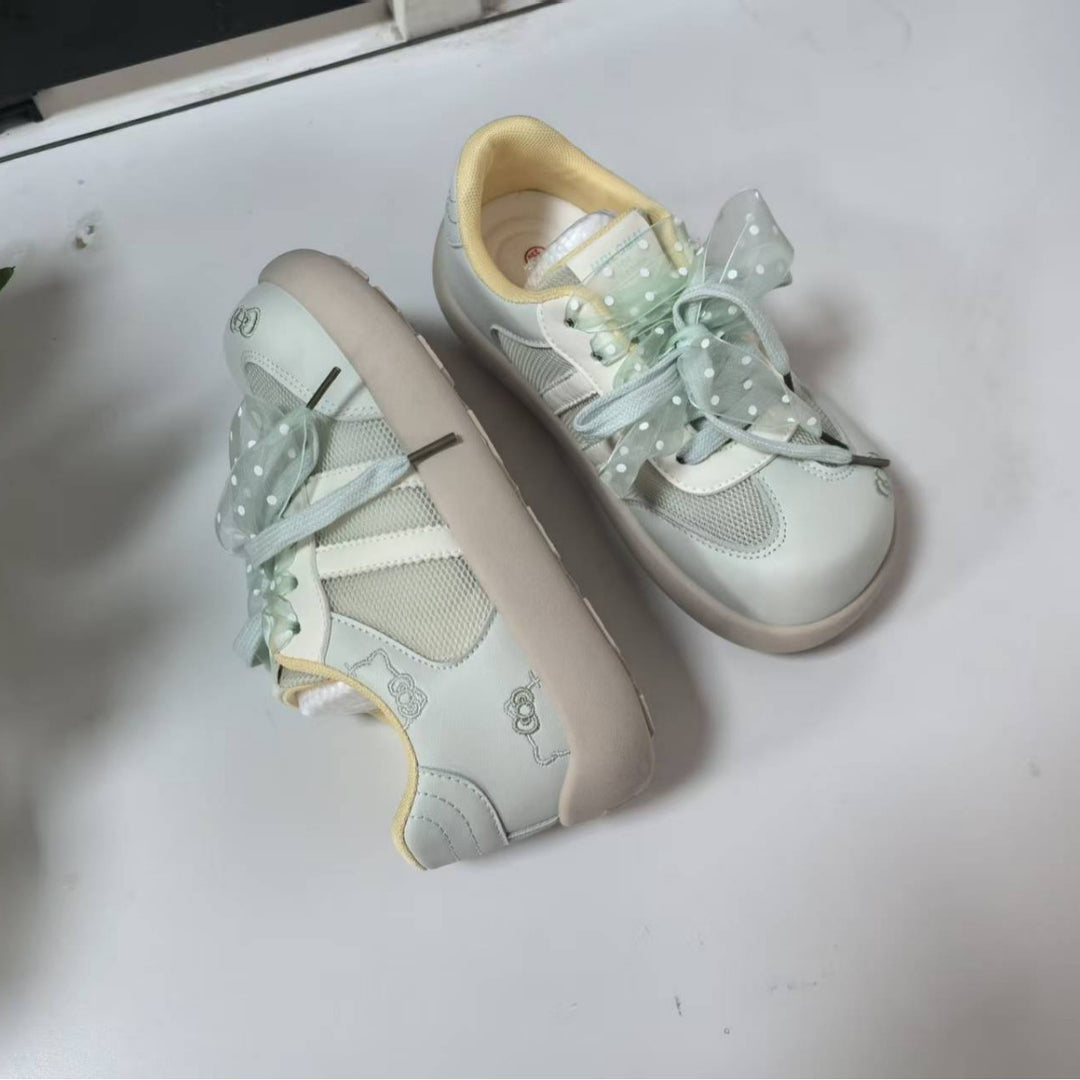 Damen Sneakers mit verspielten Details und atmungsaktiver Mesh-Oberfläche EB