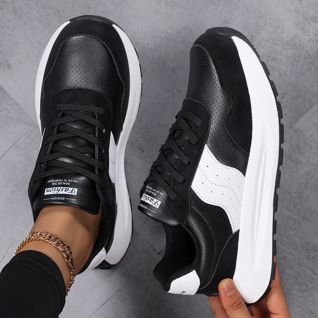 Damen Sneaker aus atmungsaktivem Leder und stylishen Akzenten EB