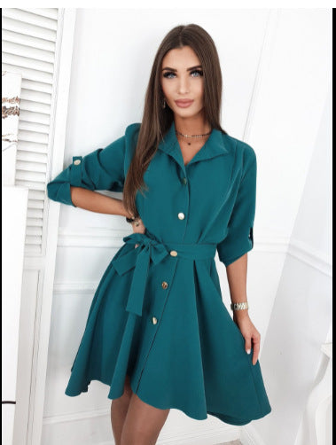 Damen Elegantes Hemdblusenkleid mit Taillengürtel und Knopfdetails EB