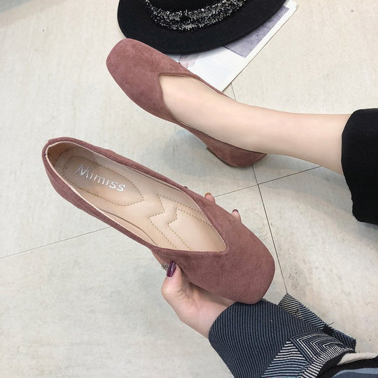 Damen Ballerinas aus Veloursleder mit elegantem V-Ausschnitt EB