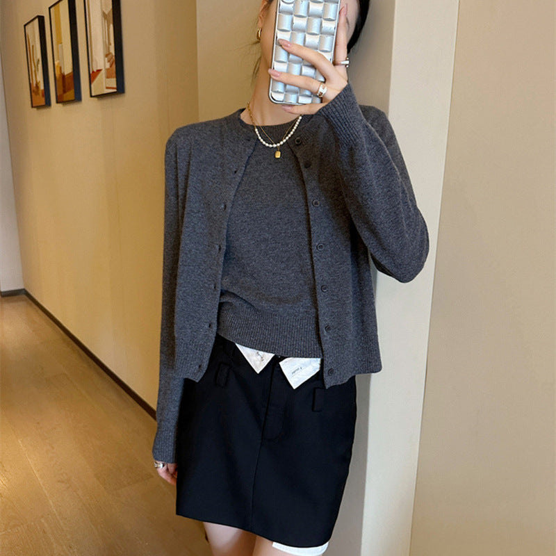 Damen Stilvolle Strickjacke mit Knopfverschluss und eleganter Passform EB