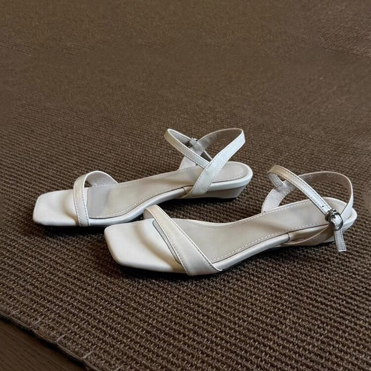 Damen elegante Sandalen mit modischem Riemchendesign und weichem Fußbett EB